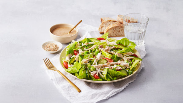 Frijsenborg salat med kyllingebrystfilet, avocado og goma dressing