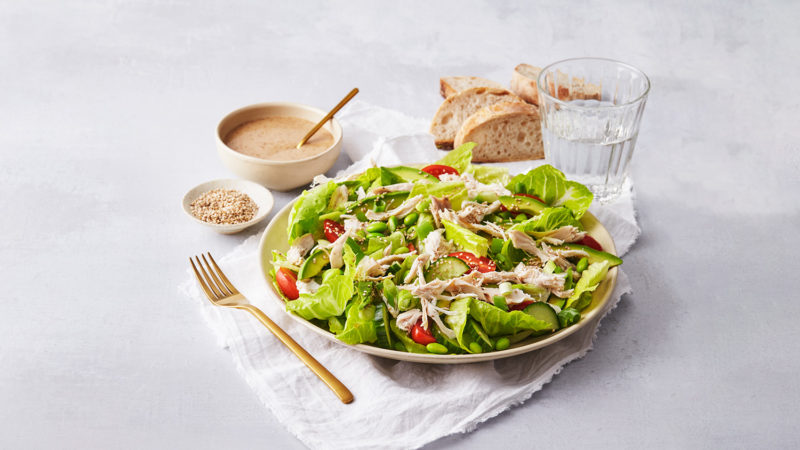 Frijsenborg salat med kyllingebrystfilet, avocado og goma dressing